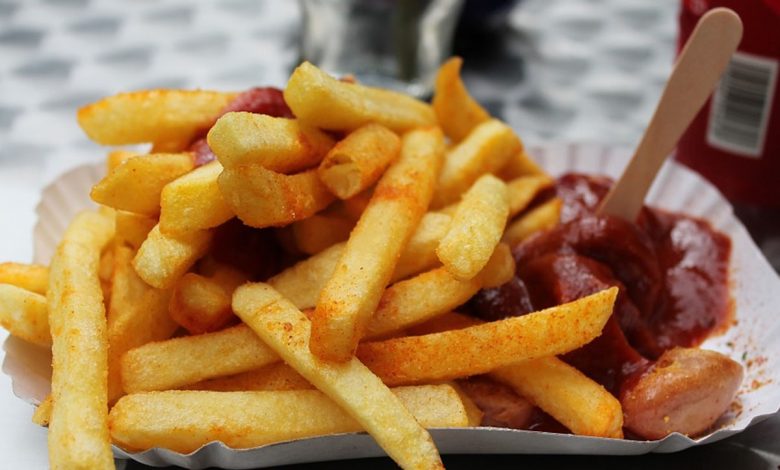 Late-night snacks may affect workplace performance: Study