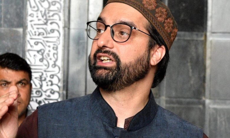 J-K: Mirwaiz Farooq barred from offering prayers at Jamia Masjid