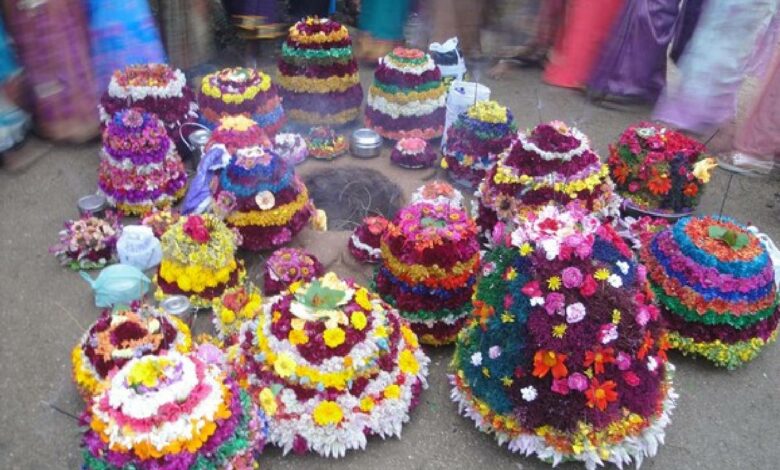 Governor Soundararajan celebrates Bathukamma festival with doctors