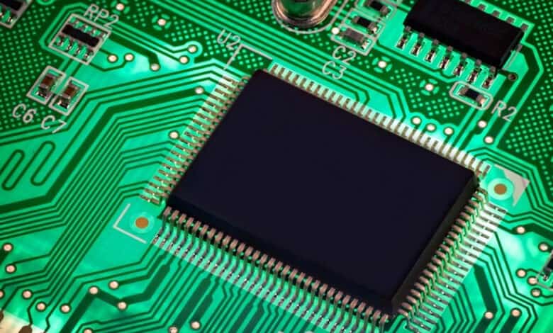Growth prediction for memory chip market halved for next year
