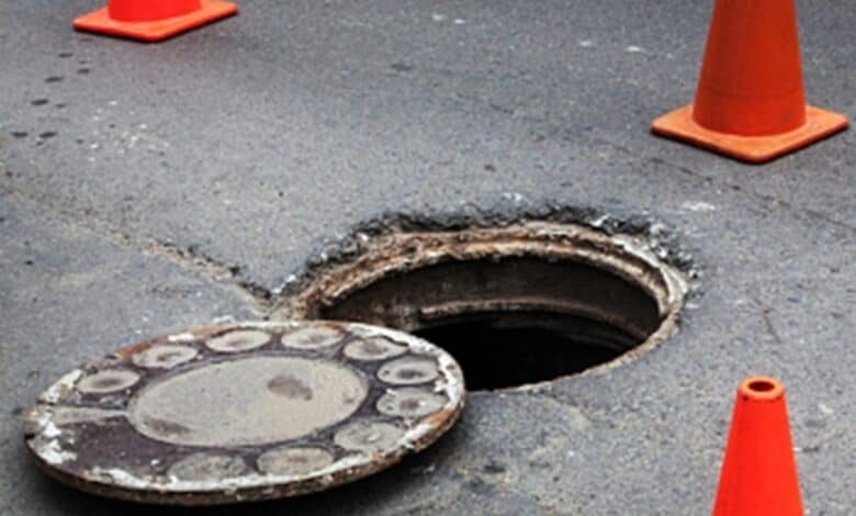 2 men found dead in Delhi manhole, toxic gas suspected to be cause of death