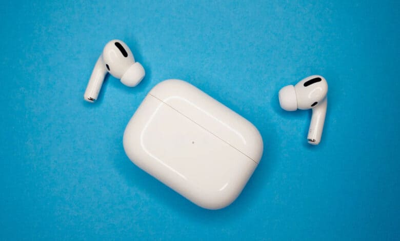 Apple starts rolling out new firmware version for AirPods 3