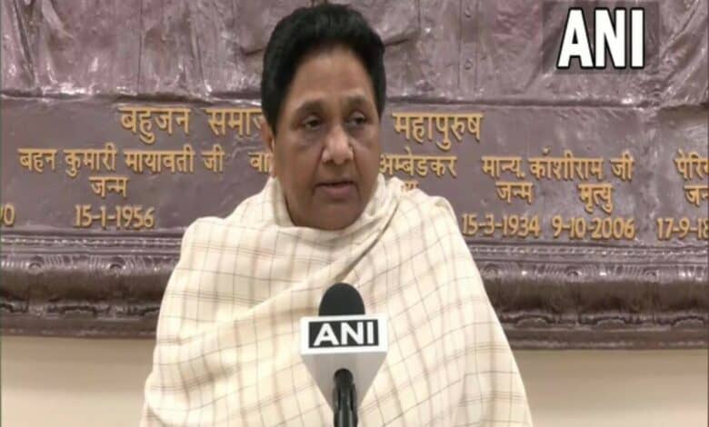 Mayawati comes out in support of Azam Khan