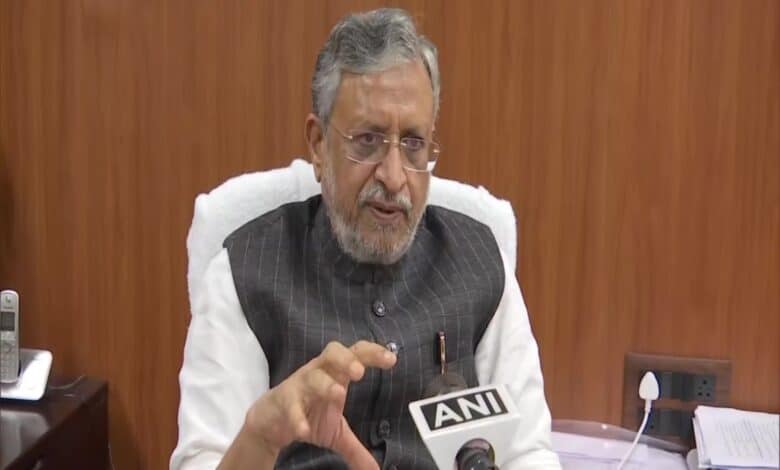 Sushil Modi raises scarcity of Rs 2000 notes in RS