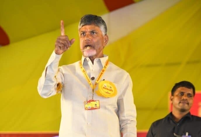 AP govt is run by maniacs, liars and corrupt criminals: Naidu