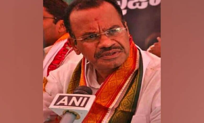 Congress MP Komatireddy ridicules KTR comments on Sonia Gandhi