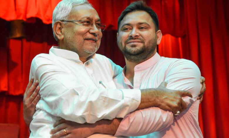 Tejashwi comes in support of Nitish, says Bihar CM not insulted Dalit community