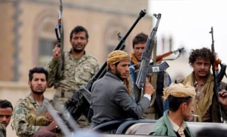 Two killed as Yemeni govt forces repel Houthi attacks in oil-rich province