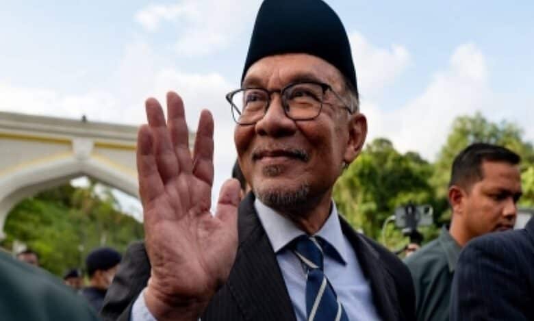 Anwar Ibrahim named as new Malaysian PM