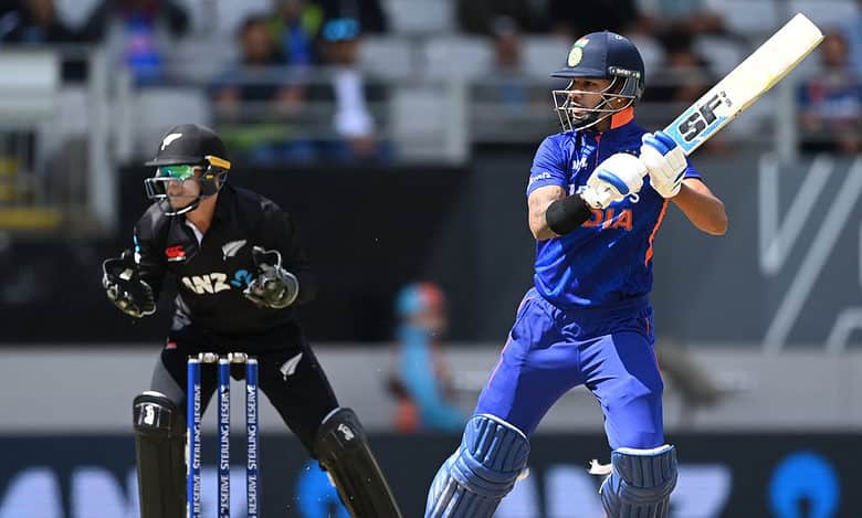 Sublime knocks from Iyer, Dhawan, Sundar propel India to 306/7 against New Zealand