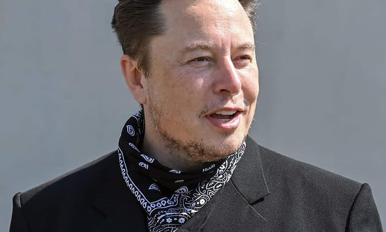 Musk briefly loses world's richest man's title to Bernard Arnault