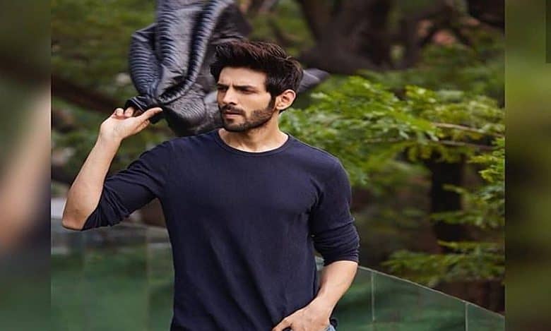 Kartik Aaryan shares glimpses from his solo trip to Paris
