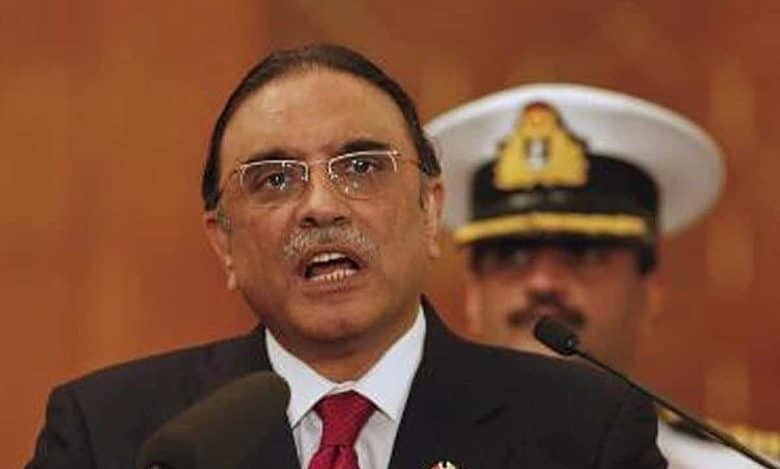 Asif Ali Zardari sends Rs 10 bn legal notice to Imran Khan