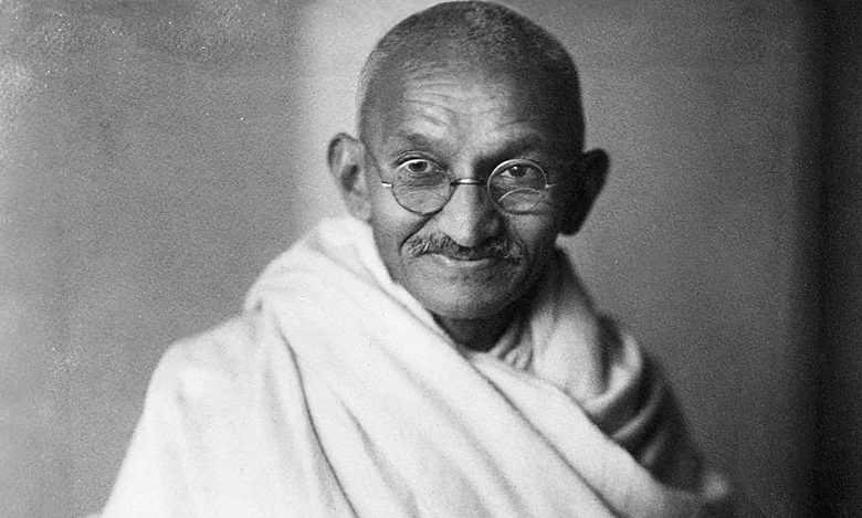 Andhra Governor, CM pay tributes to Mahatma Gandhi on birth anniversary
