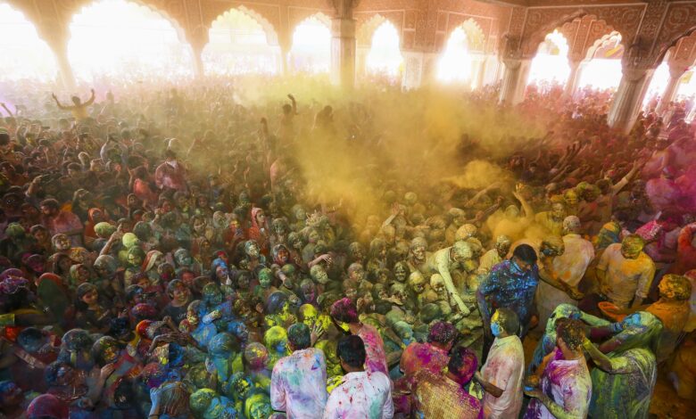 No religious prayers, liquor consumption at public places on Holi: Noida Police