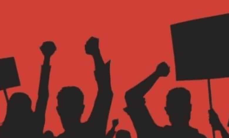Protesting job aspirants gherao BJP president over APTECH issue in Jammu