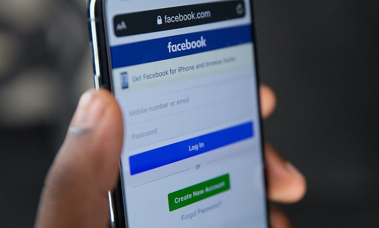 UAE named social media capital of the world, India comes 19th