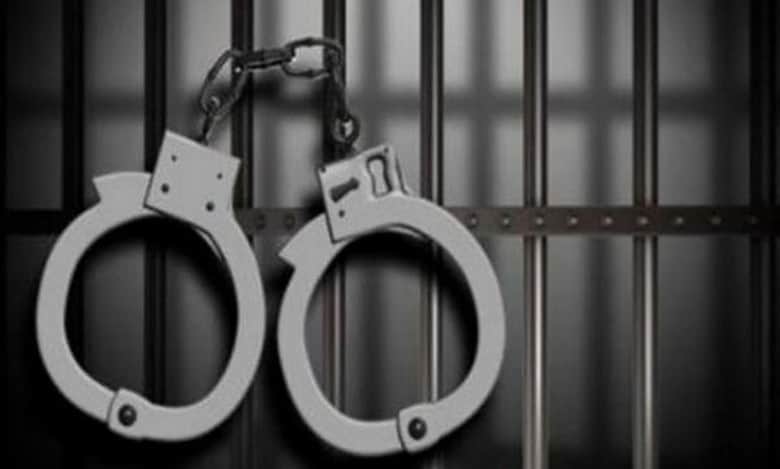 Man held for car theft outside Ameerpet wine shop