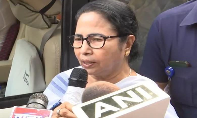 No one can divide us, we love our country: Mamata at inauguration of film festival