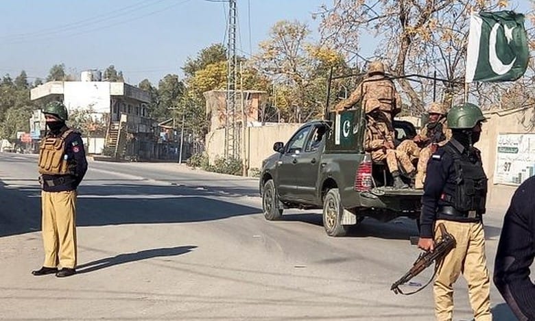 Pakistan shuts Iran, Afghanistan borders for polling day
