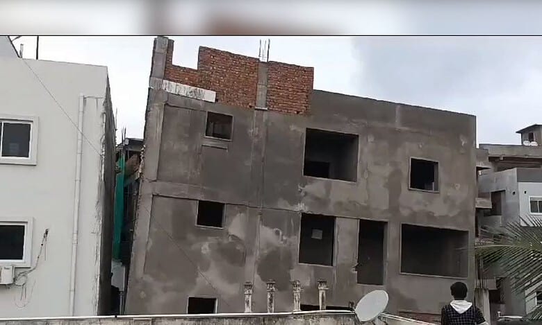 Hyderabad: Bahadurpura building demolition works begin