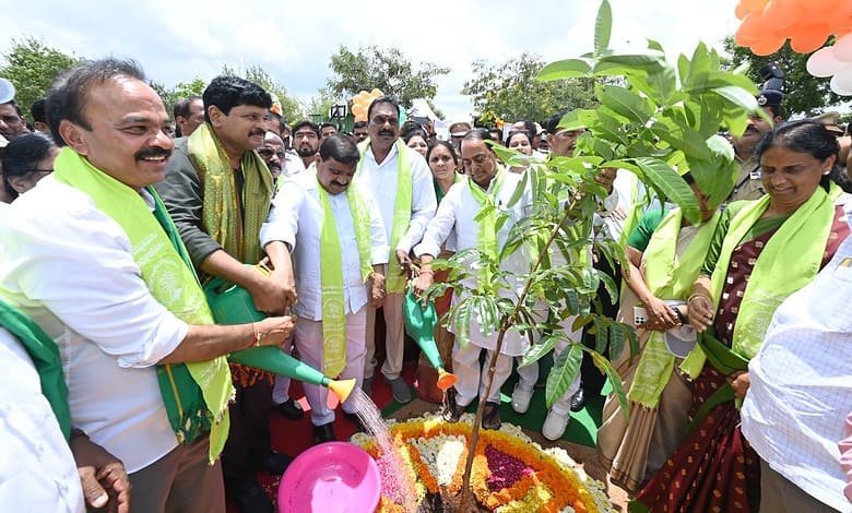 Telangana mins launch '1 cr saplings plantation' drive in Manchirevula