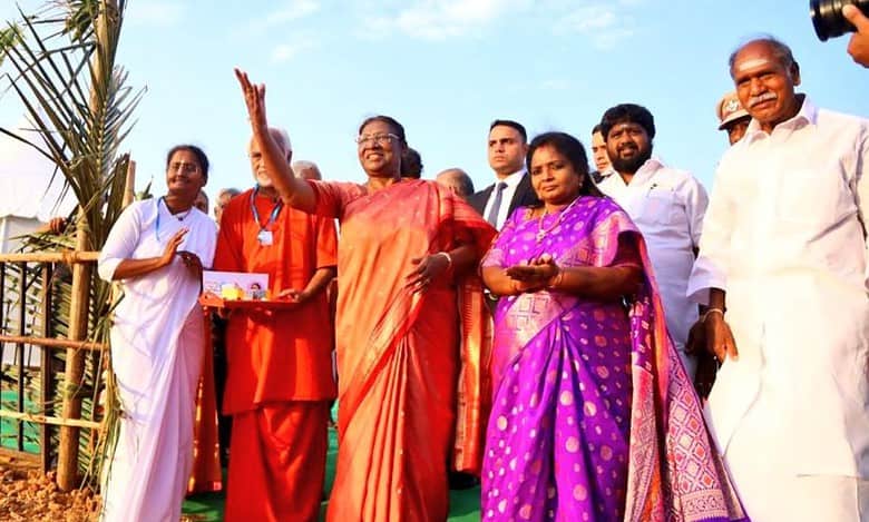 President takes time out for stroll on beach promenade in Puducherry