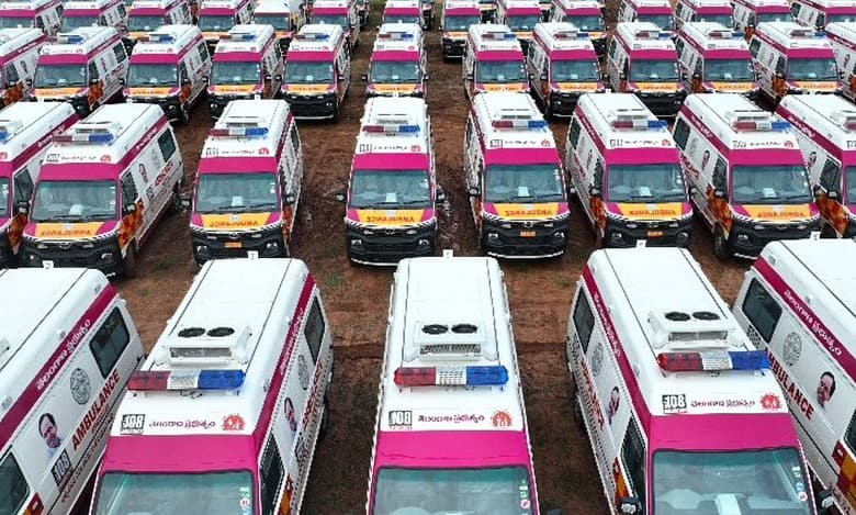Hyderabad: KCR flags off 466 new 108 ambulances, 228 Amma Vodi vehicles