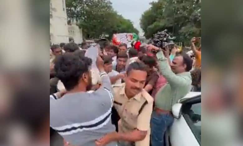 Hyderabad: Youth Congress members protest over unemployment; detained