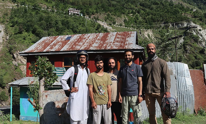 Locals along LoC subsist on border tourism amid financial woes