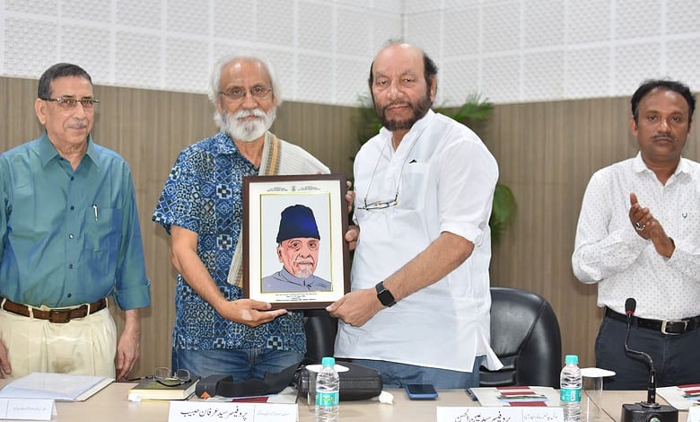 Maulana Azad opposed blind adherence to religion and politics, says Irfan Habib
