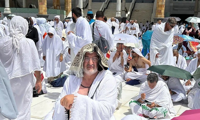 Tips to stay hydrated during Umrah amid rising temperatures