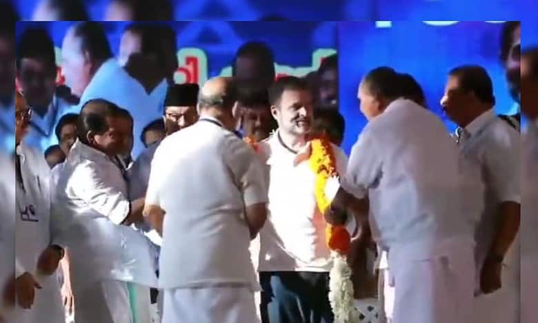 Rousing welcome for Rahul Gandhi in Wayanad on his maiden visit