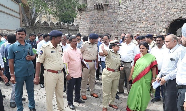 Independence Day: Telangana CS inspects arrangements at Golconda fort
