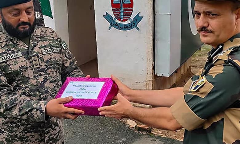 Indian Army exchanges sweets with Pakistani counterparts on I-Day