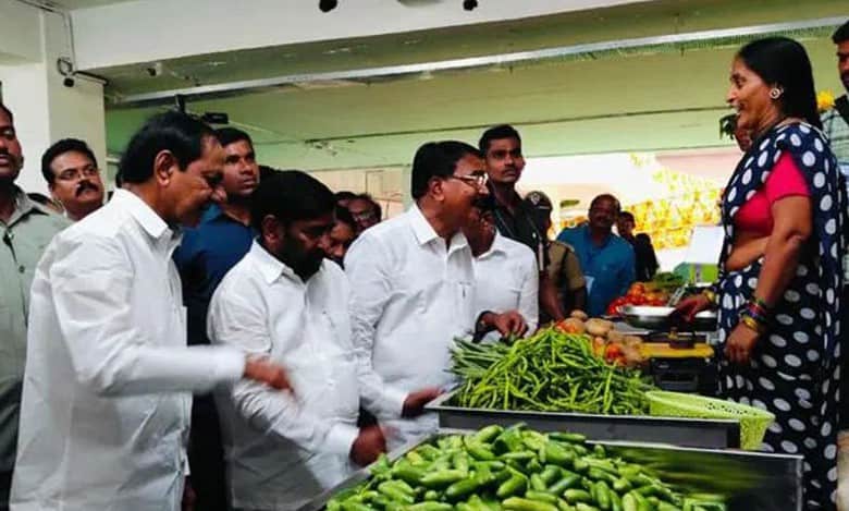 CM KCR visits newly inaugurated market, interacts with farmers in Suryapet