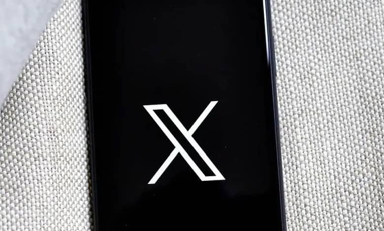 Musk’s X removes most pictures, links tweeted before Dec 2014