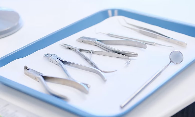 Forceps left in woman's stomach during C-Section at Andhra hospital