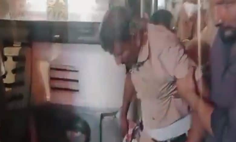 Hyderabad: Ganja addicts thrash TSRTC bus driver at Suraram