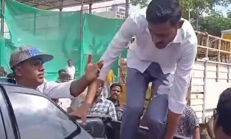 Hyderabad: BRS, BJP workers clash at Alwal, 3 injured