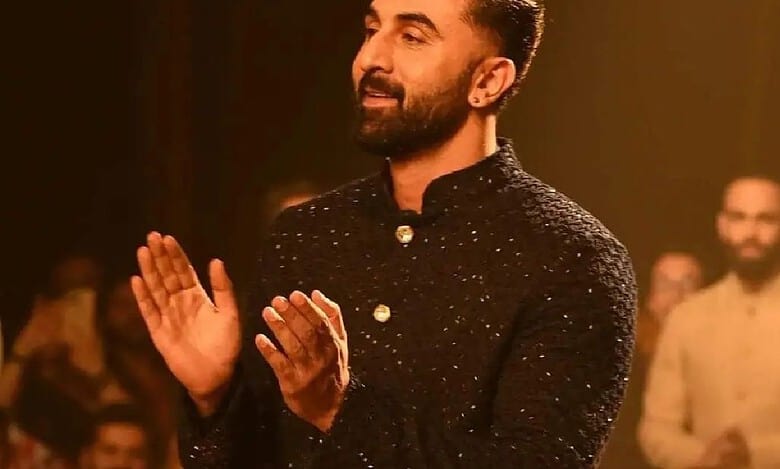 Ranbir Kapoor dons customised cap with daughter's name 'Raha', check out