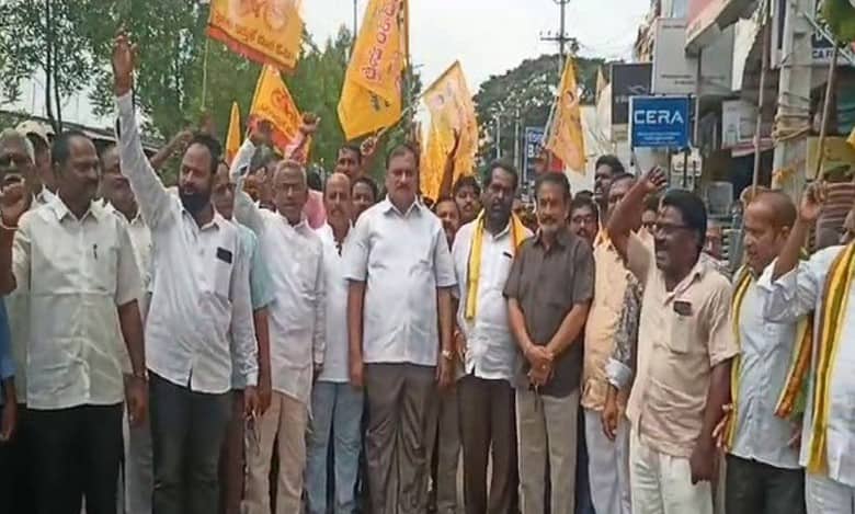 Dalit union leaders, activists protest against arrest of Chandrababu