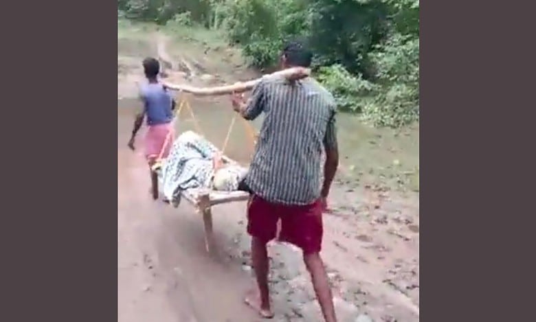 Telangana: Pregnant woman carried in cot for 20 km to reach hospital
