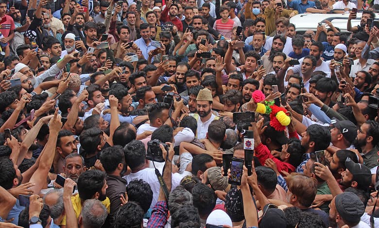 Don't disrupt peace, we will succeed: Mirwaiz to Kashmiri youth
