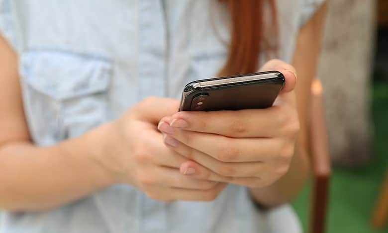 UAE authority issues statement on safety of mobile phones
