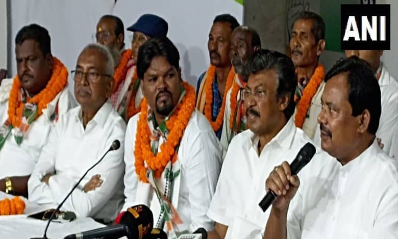 Former Indian Hockey captain Prabodh Tirkey joins Congress in Odisha