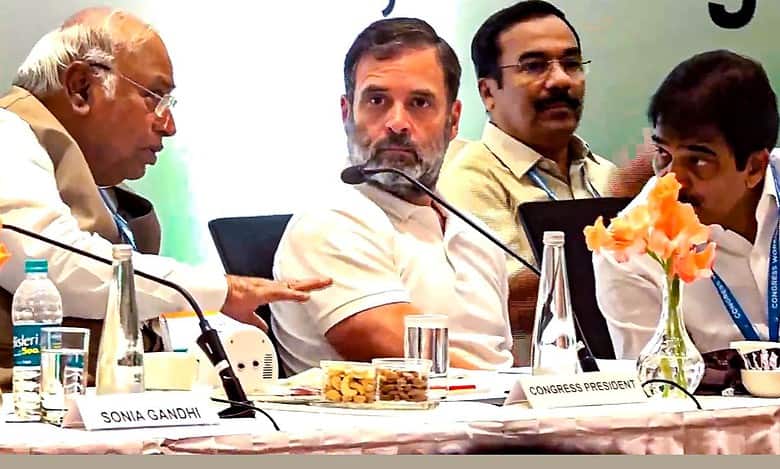 Hyderabad: Rahul stresses on ideological clarity, cautions against ‘traps of BJP’