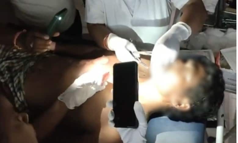 Doctors treat patients under mobile torch at Andhra hospital; Video goes viral