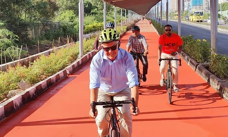 Hyderabad: Erik Solheim hails KTR for building solar-roof cycling track