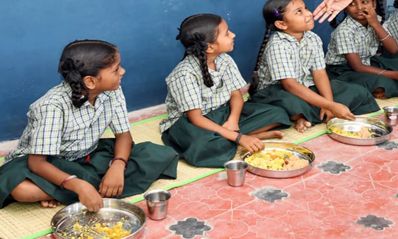 Telangana to introduce breakfast scheme in primary, high schools